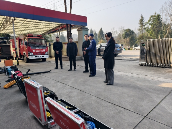 县人大常委会党组书记、主任刘强到回澜镇开展相...