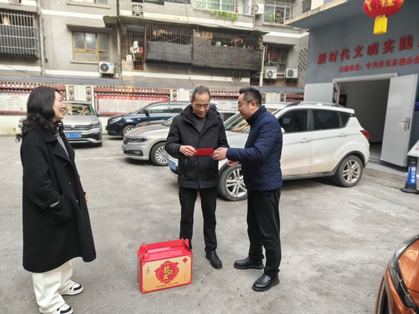 县人大常委会党组成员、副主任王鑫到南塔街道、...